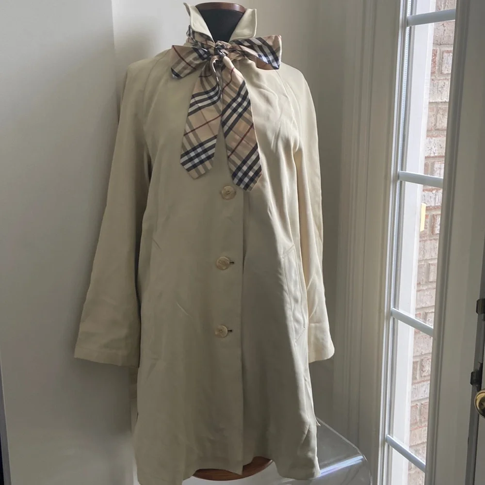 Burberry Camden Heritage Car Coat - Picture 2 of 16